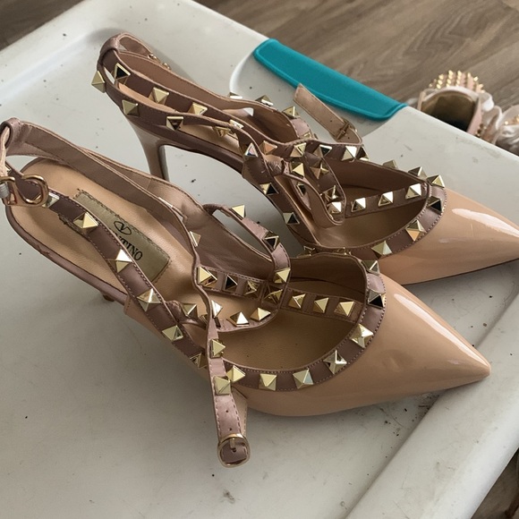 Valentino - Picture 2 of 3